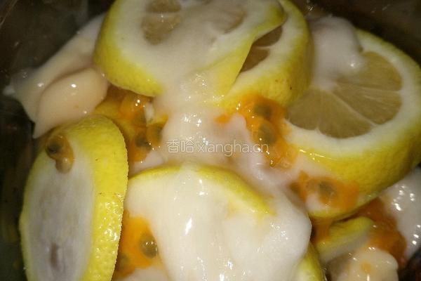 柠檬百香果蜂蜜水的做法图解7