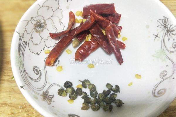 农家腊肉炒棒菜的做法图解8