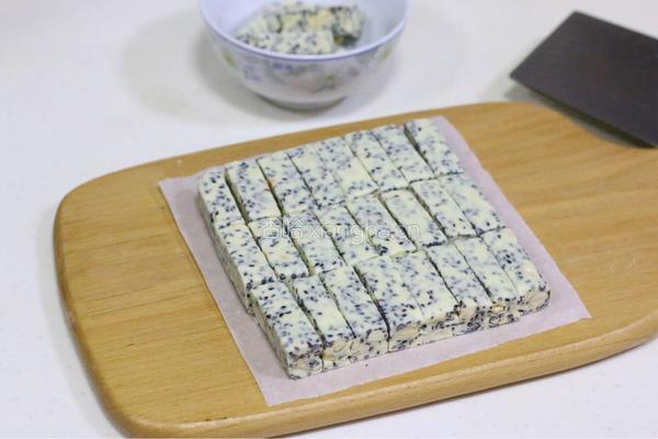 花生芝麻牛轧糖的做法图解14