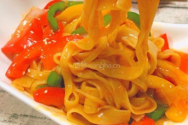 三椒炒冷面的做法图解11