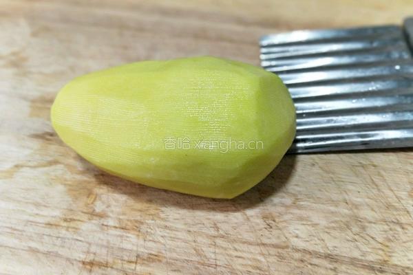 炸土豆花的做法图解1