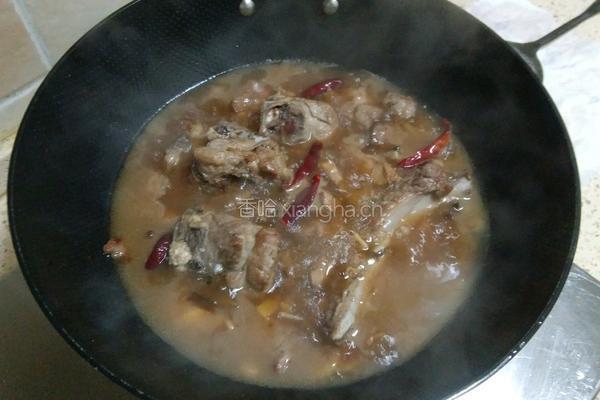猪肉烩酸菜的做法图解7
