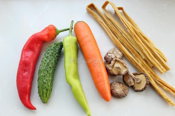 杂蔬香菇烧腐竹的做法图解1