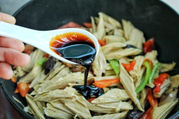 杂蔬香菇烧腐竹的做法图解9
