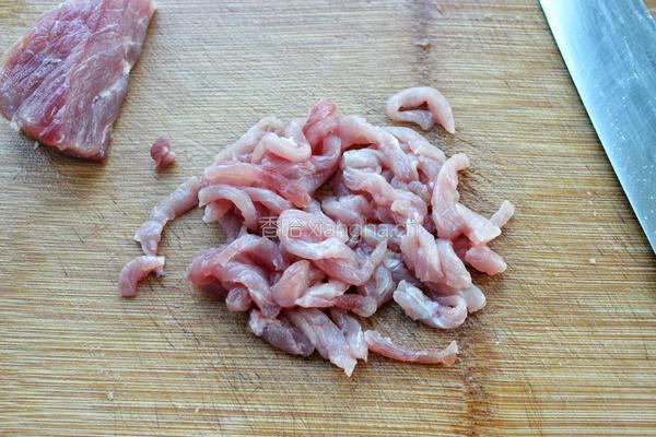 洋葱炒肉丝的做法图解2