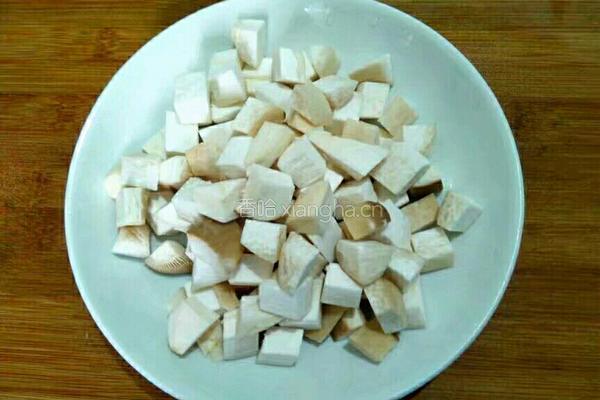 杏鲍菇炒鸡丁的做法图解9