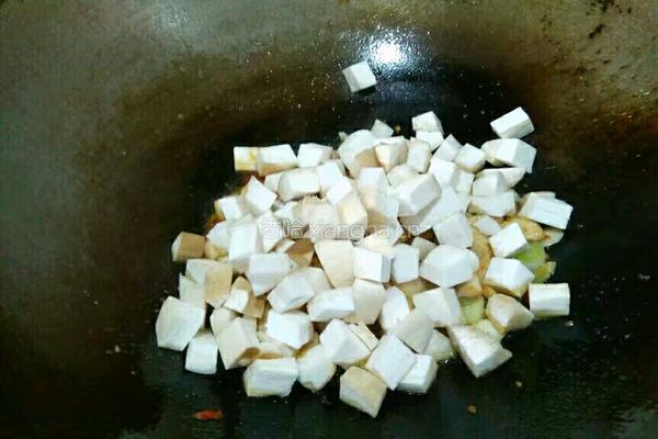 杏鲍菇炒鸡丁的做法图解19