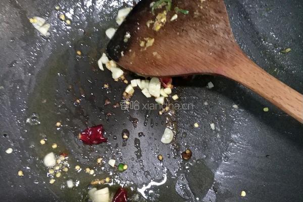 避风塘虾仁的做法图解3