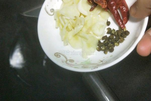 爆炒红油菜苔的做法图解3
