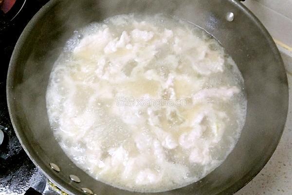 鲁菜大师蒋家常菜香辣水煮肉片的做法图解4