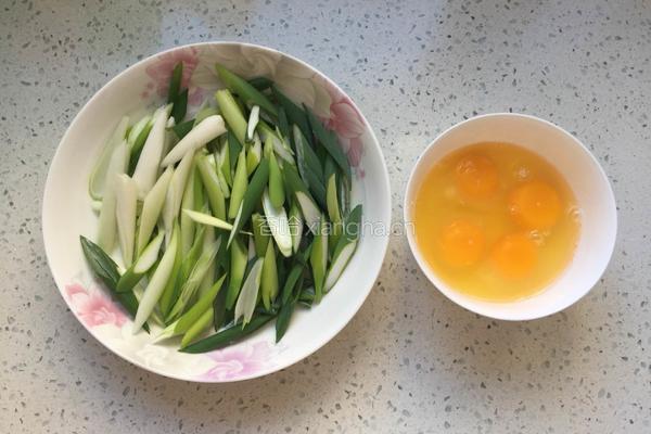 小葱炒鸡蛋的做法图解1