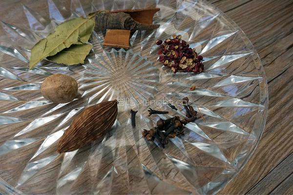 香辣卤凤爪的做法图解1