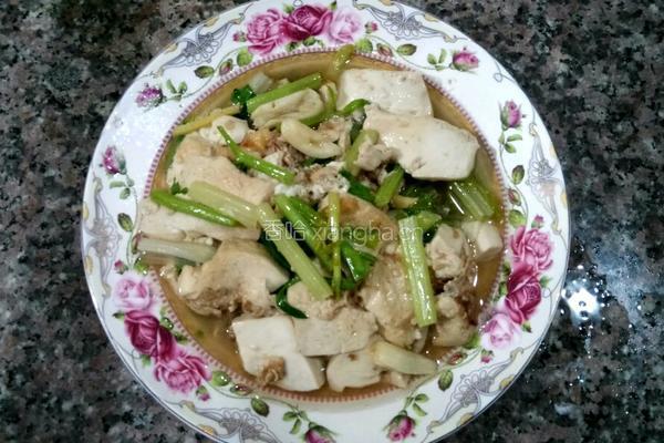 芹菜豆腐的做法图解7