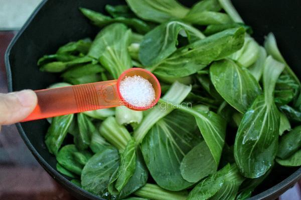 香菇炒油菜的做法图解6
