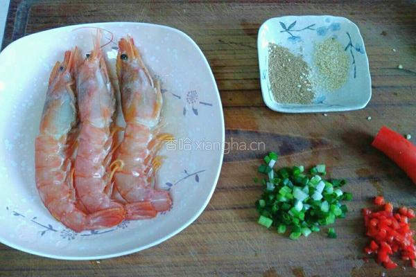 椒盐棒棒虾的做法图解2