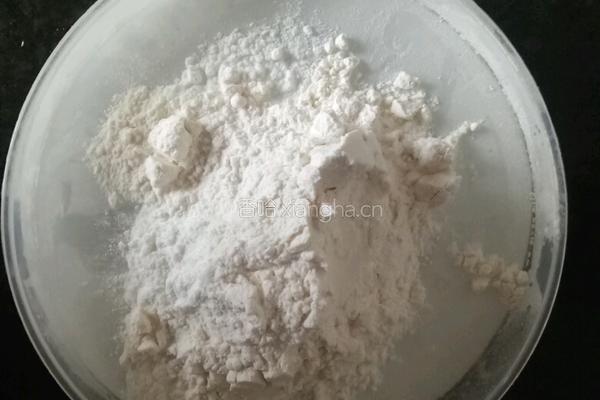 六寸完美不甜腻戚风蛋糕的做法图解1