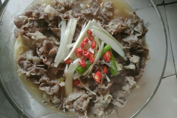 酸汤金针肥牛锅