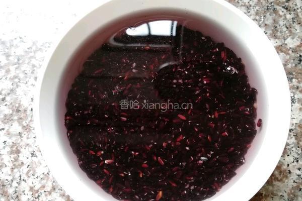 黑米小糕点的做法图解2