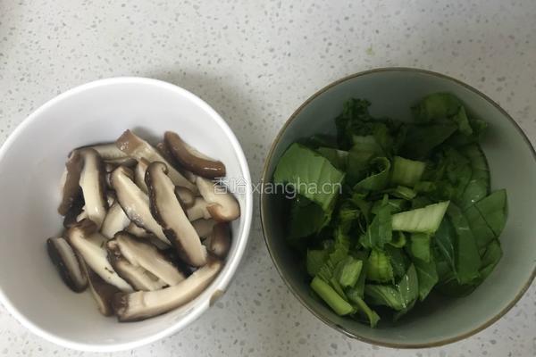 香菇鸡丝粥的做法图解2