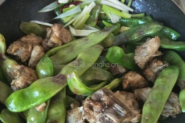 家常排骨炖豆角土豆的做法图解8
