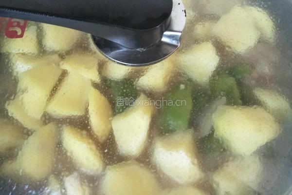 家常排骨炖豆角土豆的做法图解10