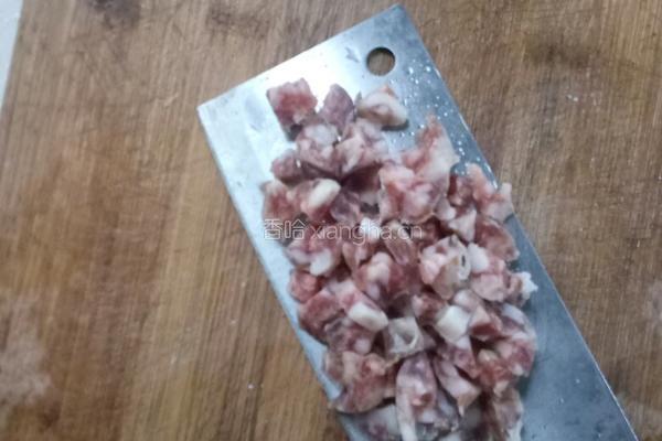 腊肠蛋炒饭的做法图解1