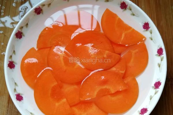 玫瑰叶红罗卜拼盘之红玫瑰的做法图解3