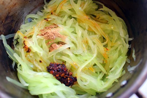 凉拌笋丝豆卷的做法图解6