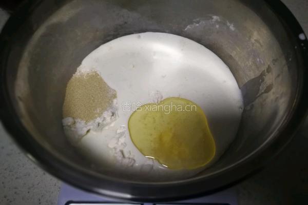 火腿圈香肠披萨的做法图解5
