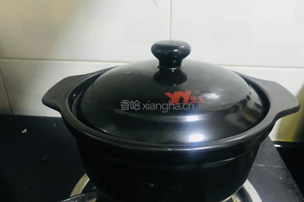 川贝枇杷雪梨羹的做法图解1