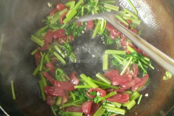 芹菜炒腊肠的做法图解5