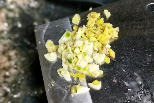 肉末炒平菇 的做法图解5