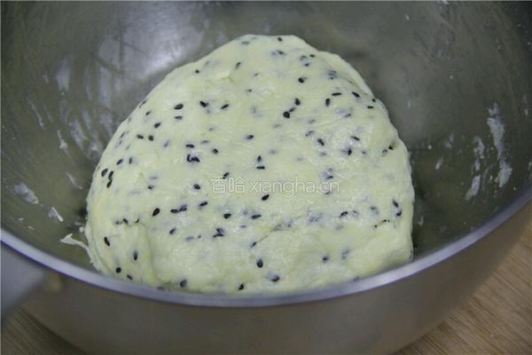 芝麻肉松麻薯：老少皆宜的咸口小点的做法图解4