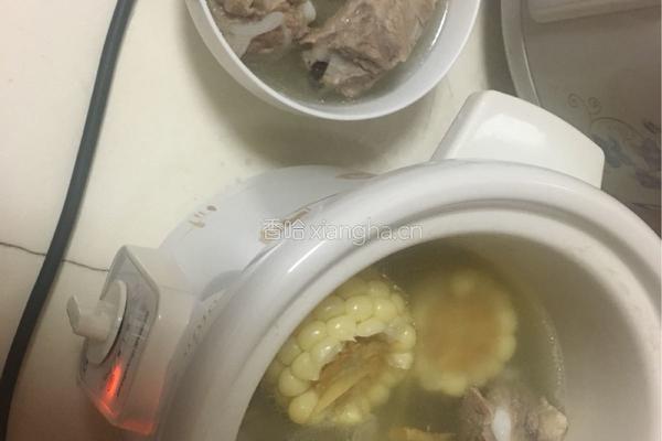 玉米排骨汤（孕期）的做法图解5