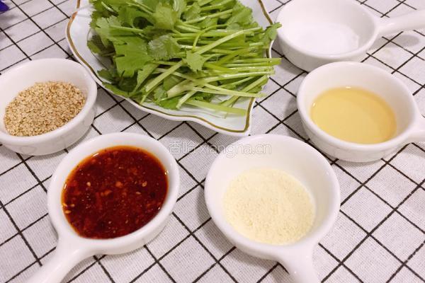 凉拌牛肉丝的做法图解2
