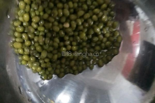 绿豆莲藕排骨汤的做法图解4