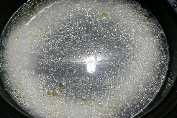 西红柿鸭蛋粥的做法图解3