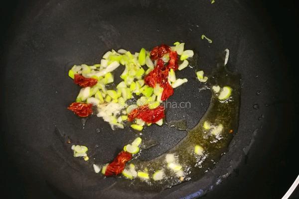 西芹火腿的做法图解3