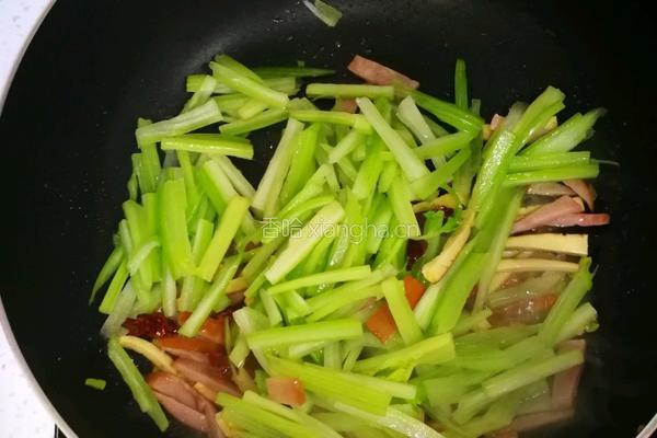 西芹火腿的做法图解5