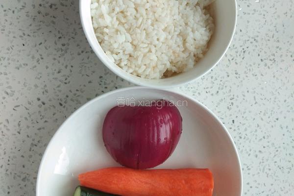 腊肠炒饭的做法图解1