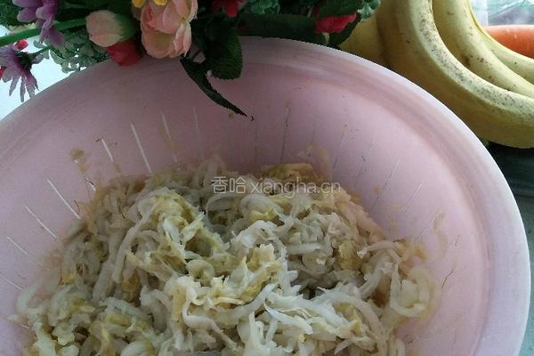 东北酸菜顿五花肉的做法图解2
