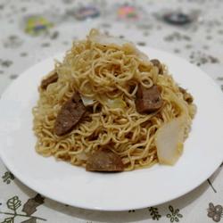 牛筋丸黑椒汁炒面的做法[图]