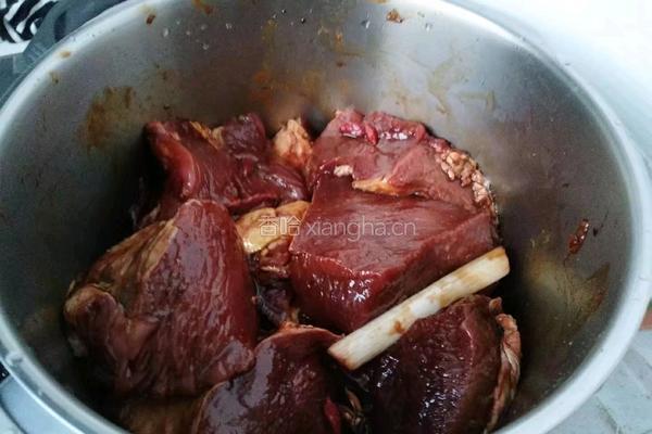 高压锅酱牛肉不加一滴水的做法图解4