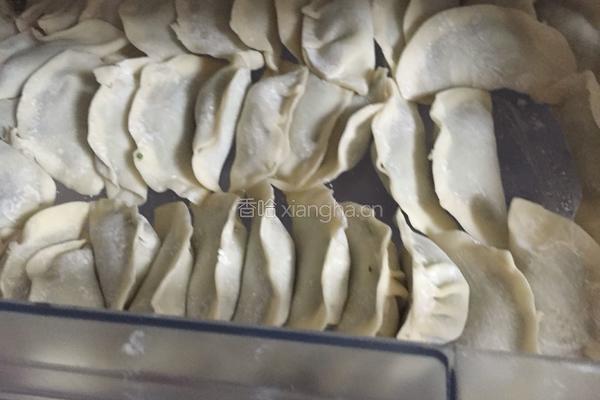 手工地菜饺子的做法图解8