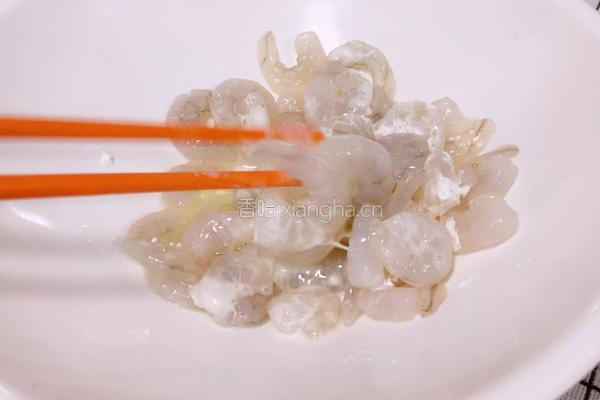 西芹虾仁炒腰果的做法图解7