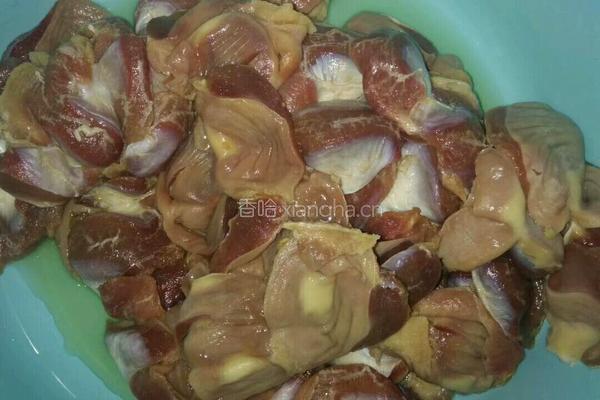 家常爆炒鸡胗的做法图解1