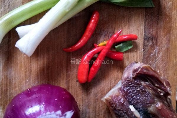 小炒腊肉的做法图解1