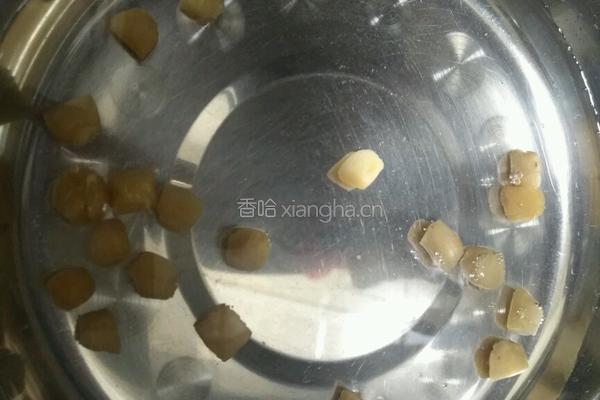 瑶柱白萝卜排骨汤的做法图解1
