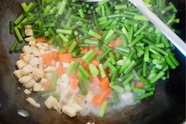 蒜薹炒鸡肉的做法图解10