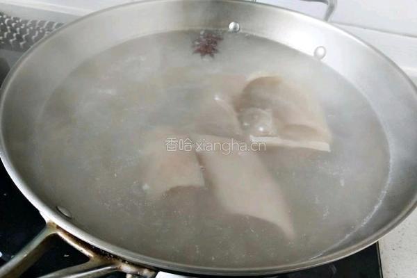 保温杯做猪皮冻的做法图解1